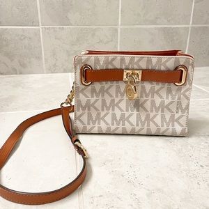 Michael Kors Hamilton Medium Vanilla Signature Crossbody Bag